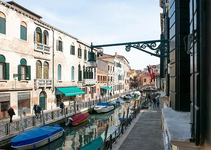 Allo Squero 3* Venedig